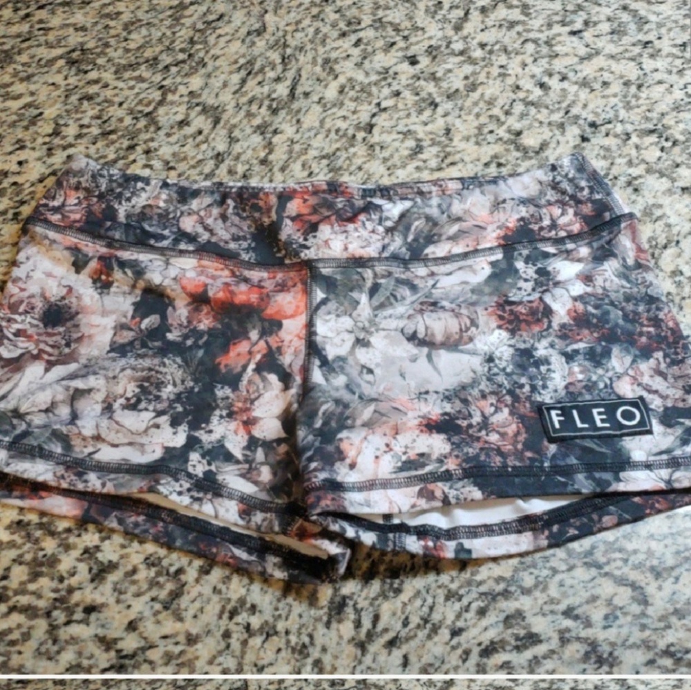 Fleo Original Grunge Flower Shorts